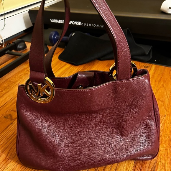 Michael Kors shoulder bag. Burgundy color.Leather - Picture 1 of 2